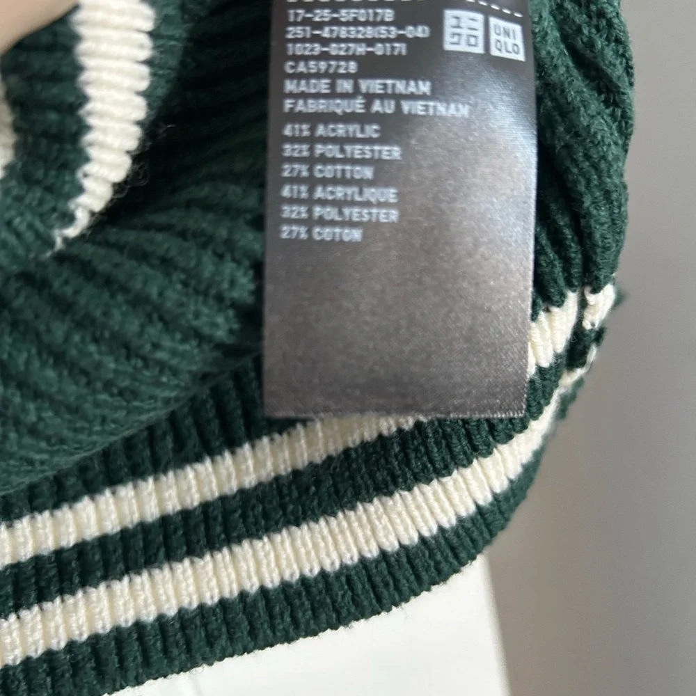Green Sleeveless Sweater Vest - Picture 4 of 5